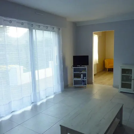 Un Style Balneaire Moderne A 300 Metres De La * פורנישי